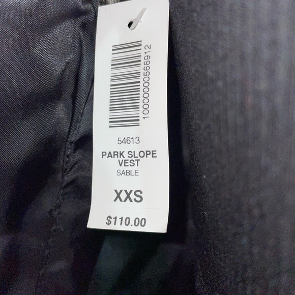 ARITZIA (Talula Park Slope Faux Fur Vest ) - Picture 6 of 10